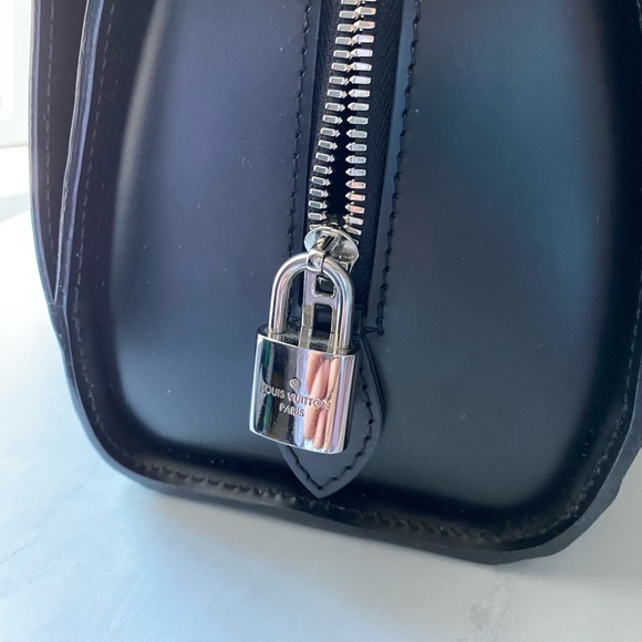 Mint condition! Authentic Louis Vuitton Pont-Neuf - Picture 7 of 10